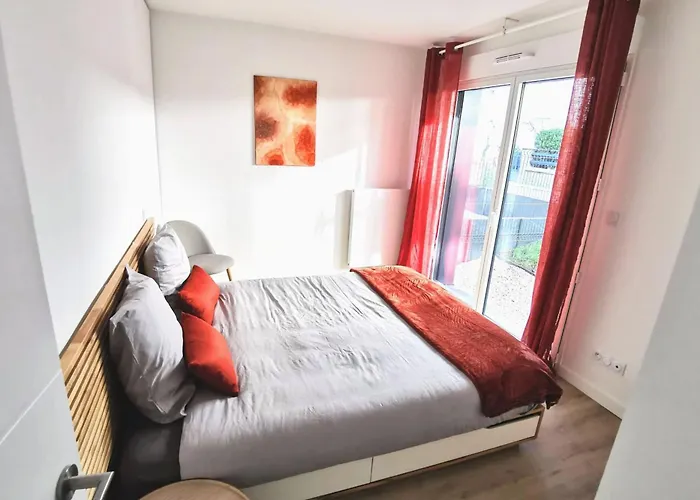 Cocoon With Terrace At 2 Steps From The Sea