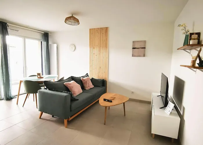 Cocoon With Terrace At 2 Steps From The Sea